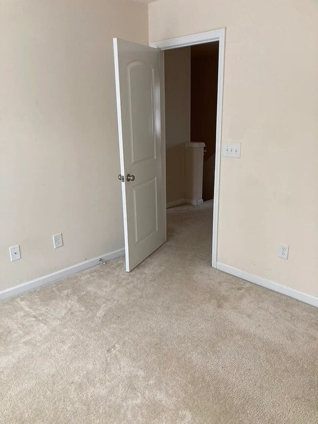 Photo - 10424 Benfield Rd