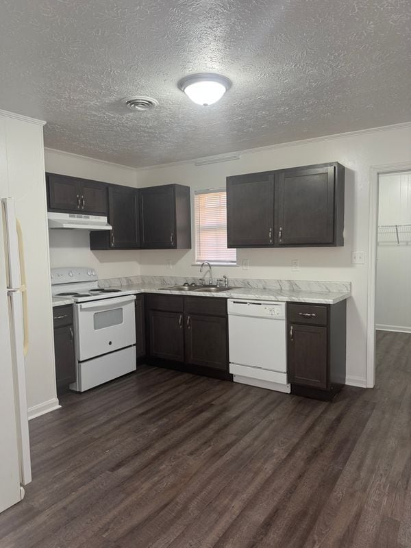 Photo - 3210 Brookside Dr NW