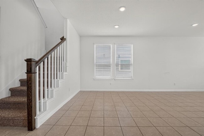 221 Sand Lily Ln