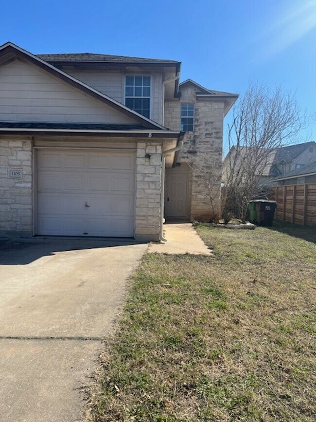 Photo - 929 Unit B