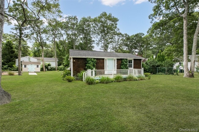 Building Photo - 61 Squires Ave Rental
