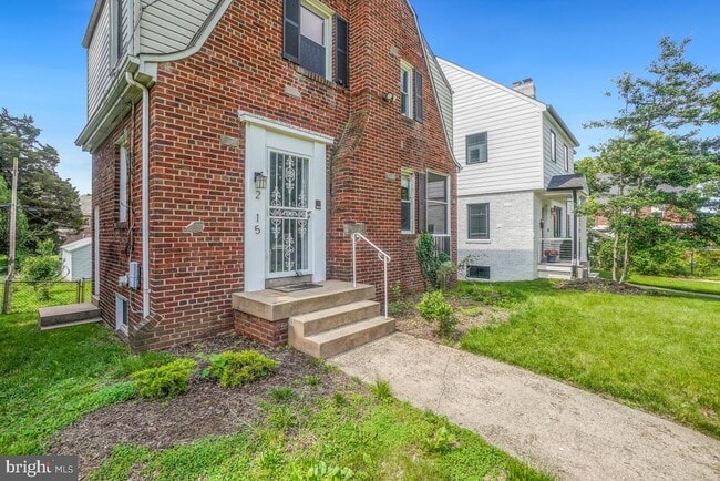 Photo - 2615 Otis St NE