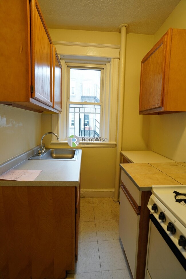 Photo - 64 Woodstock Ave Unidad 7