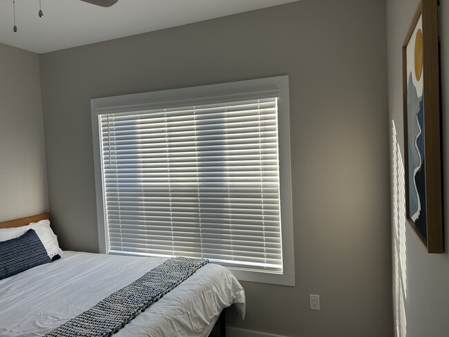 Photo - 617 E 3rd St