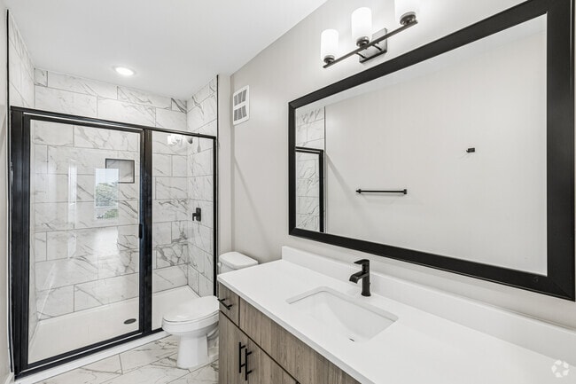 B1P - 2BR, 2.5BA - 1,151SF - Bathroom