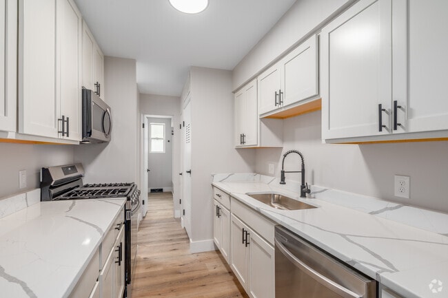 1BR, 1BA - 872SF - Kitchen