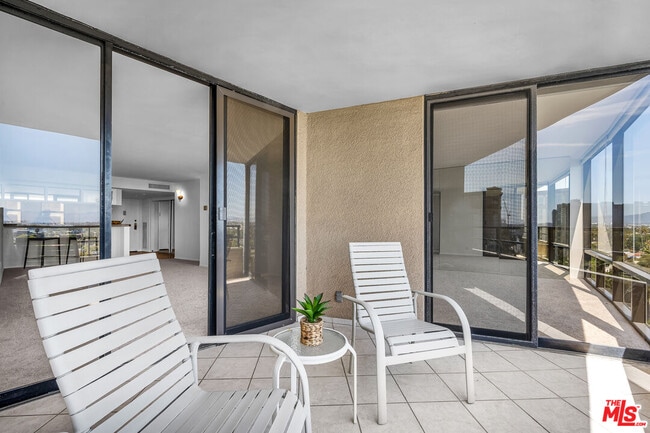 Photo - 4337 Marina City Dr Unidad 643