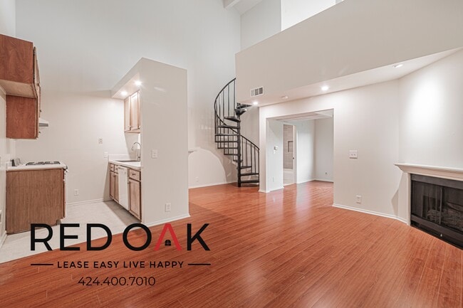 Building Photo - 4651 Cahuenga Blvd Unit 306 Rental