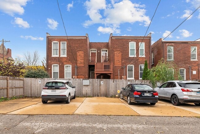 Photo - Modern Spacious  2 Bed  and 1.5  Bath Cond...