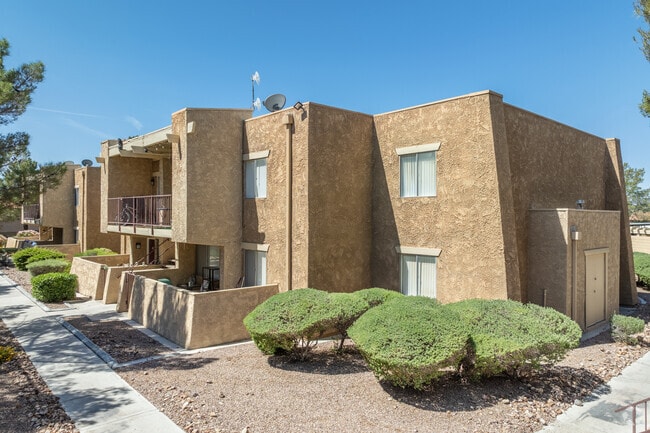 Muchas plantas - Casa De Alicia Apartments