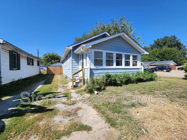 Building Photo - 2002 N 25th St Rental