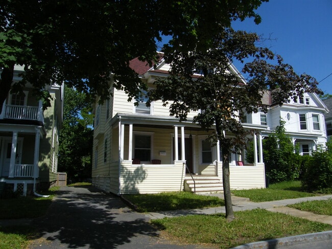 Building Photo - 915 Westcott St