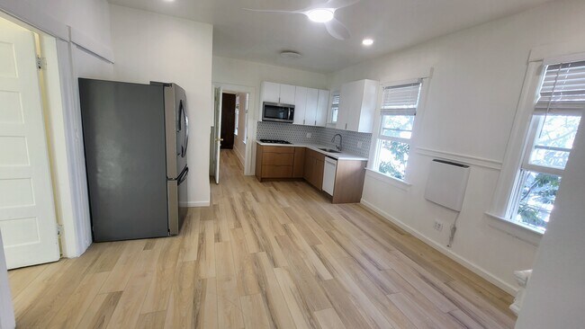 Photo - 2112 Ashby Ave Unidad C