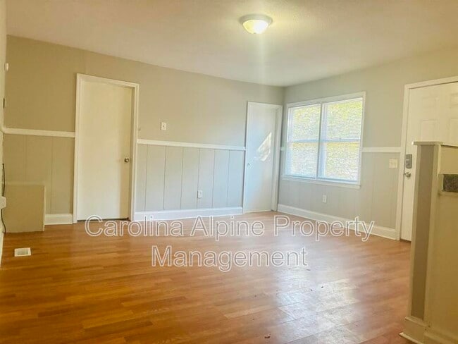 Photo - 807 Shaver St