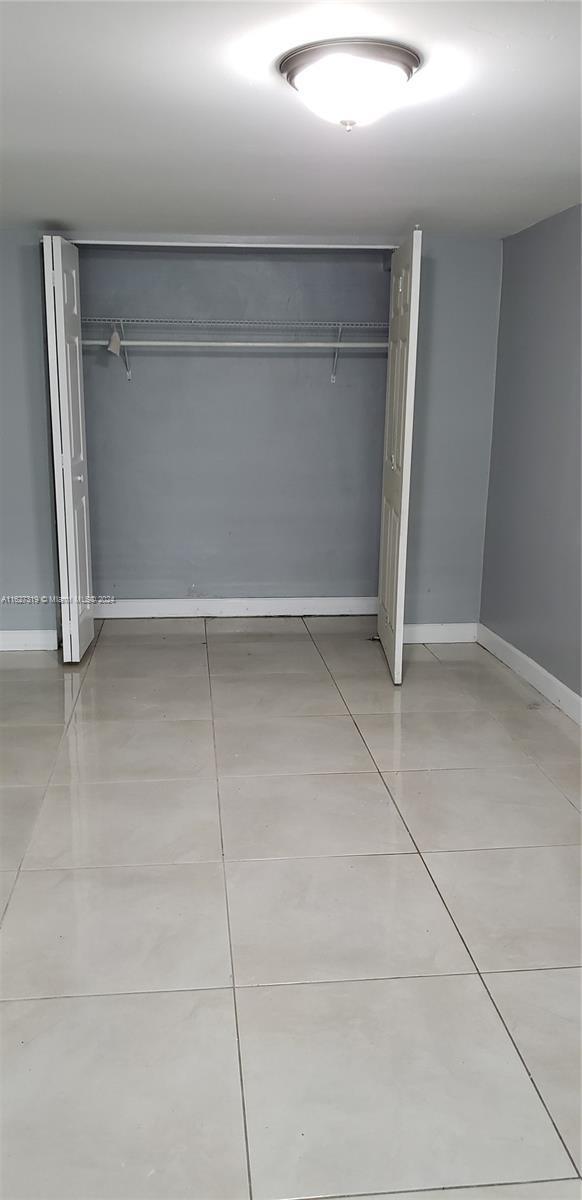 Photo - 3 bedroom in Hollywood FL 33023