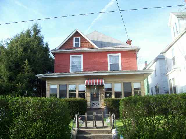 Photo - 740 Locust St