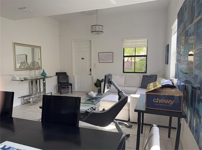 Photo - 180 SE 36th Ave