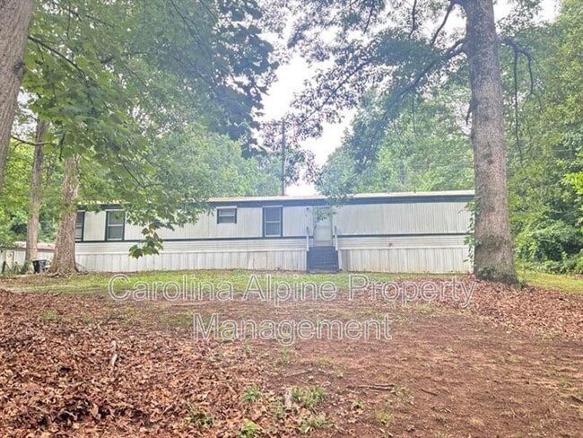 Photo - 517 Skylark Ln