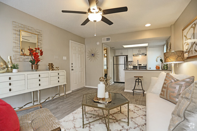 1BR,1BA - 491SF - OXFORD - LIVING AREA - Sutton Place Apartments