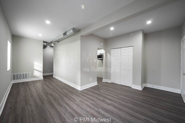 Photo - 2060 N Delaware St Unit Apt 3