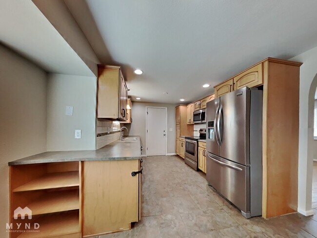 Photo - 670 Calle Entrada