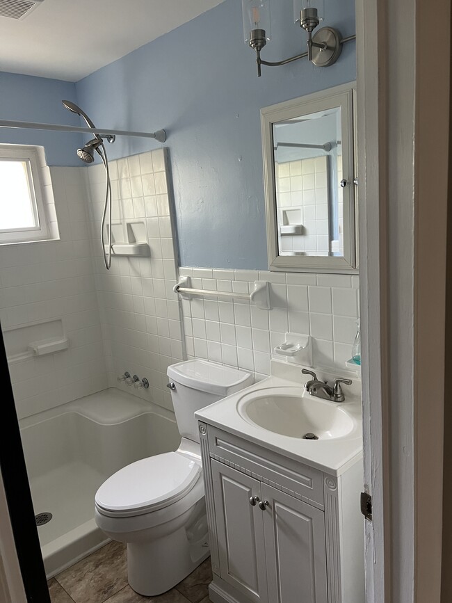 Photo - 1122 Sharon Ave