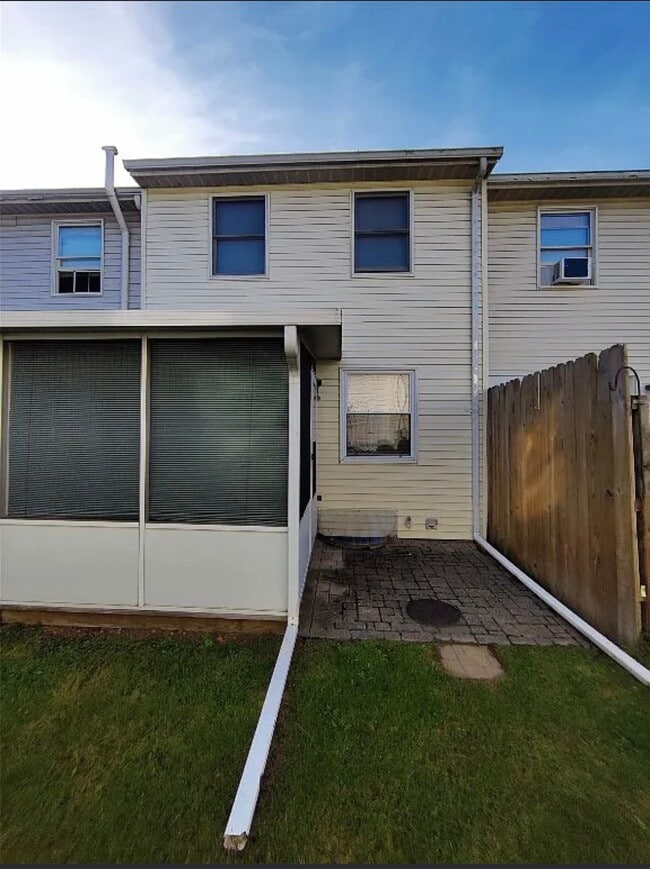 Vista trasera - 14 Chelsea Sq