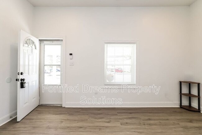 Photo - 235 S English St Casa