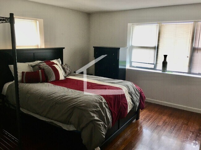 Building Photo - Cozy Brighton 2 Bed Rental