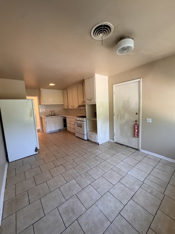 Photo - 1520 Roanoke Dr