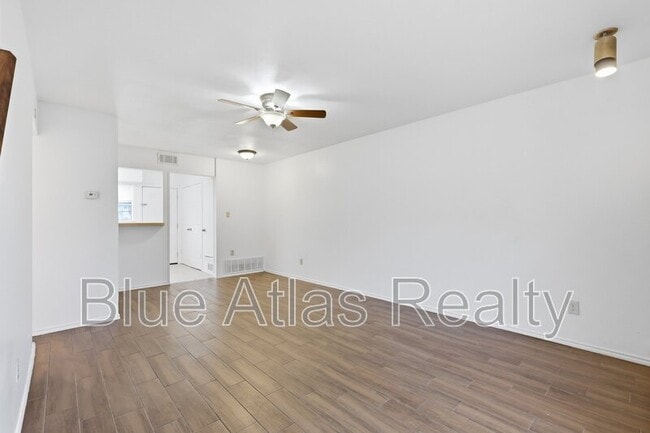 Photo - 2713 Wimbledon Ct