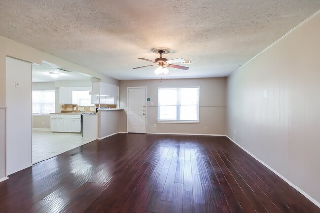 Photo - 502 Hildred Ave