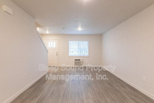 Photo - 110 N 7th Ave