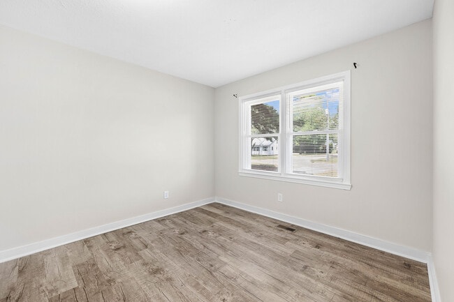 Photo - Lakeshore Harbour Townhomes