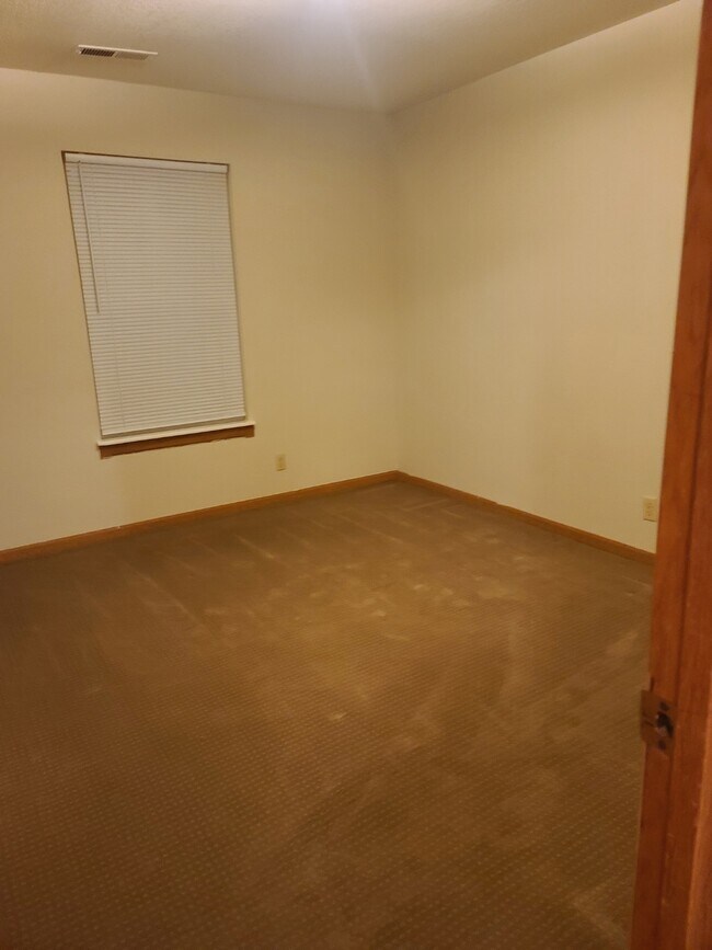 204 N Washington St Apartments Desloge, MO