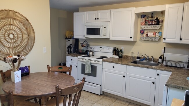 Photo - 167 Elm St Unidad 2