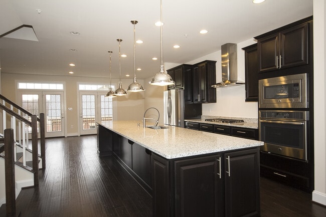 Photo - 2912 Middleham Ct