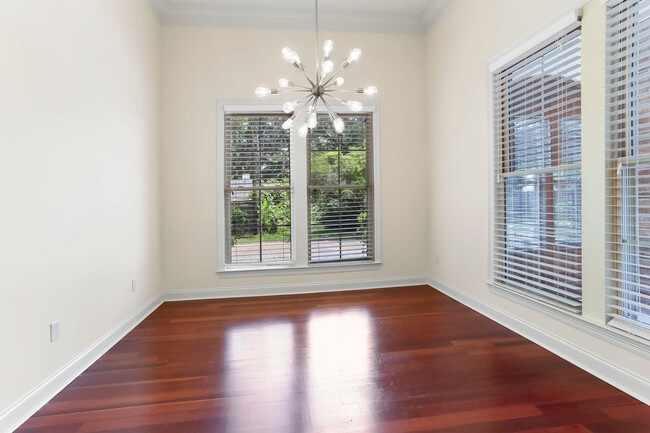 Photo - 2437 Fiero St