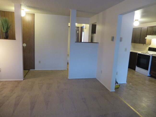 Photo - 11020 122nd St E Unit 2