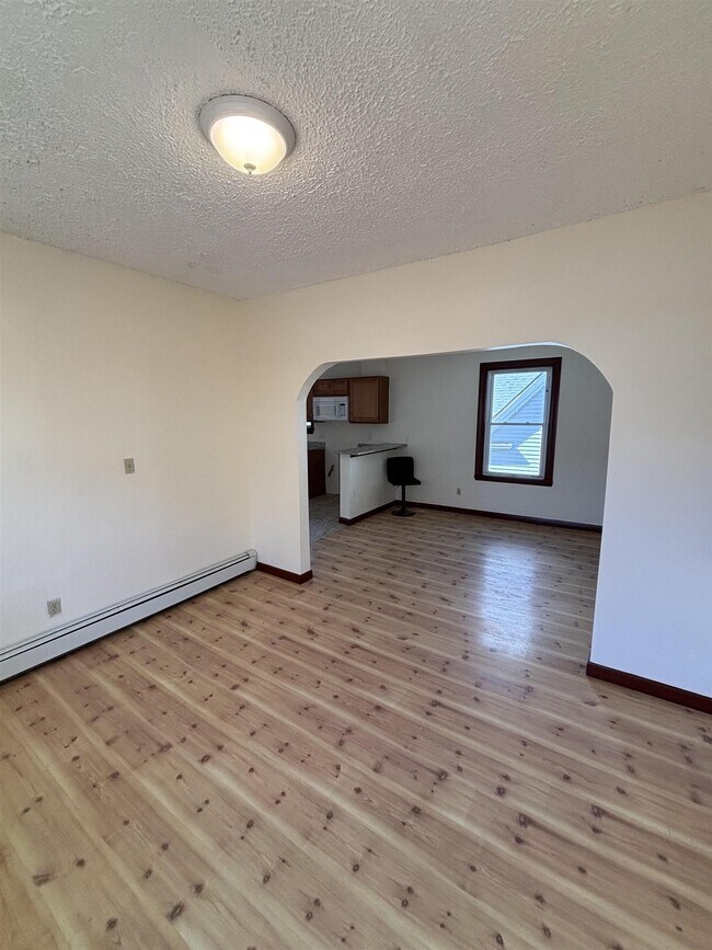 Photo - 569 Main St Unit 2