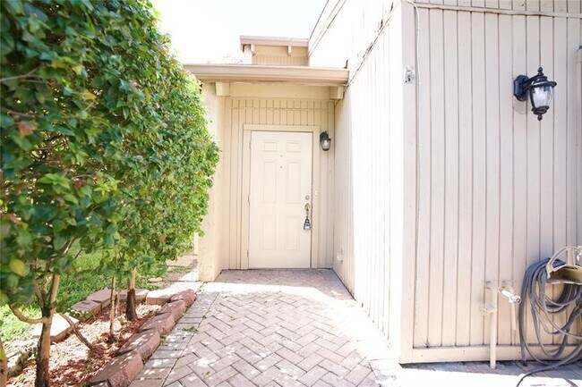 Photo - 2125 SW 81st Ave