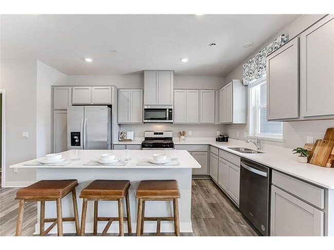 Photo - 17080 Dysart Pl
