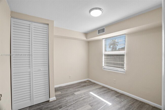 Photo - 212 SW 11th St