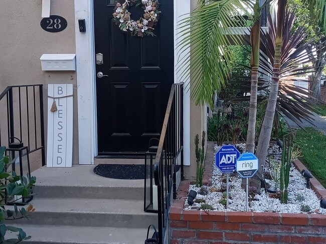 Building Photo - 3342 Bradbury Rd