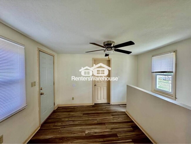 Photo - 703 Prairie St