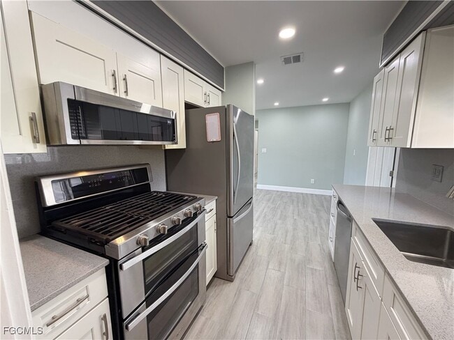 Photo - 348 Crestwood Ave