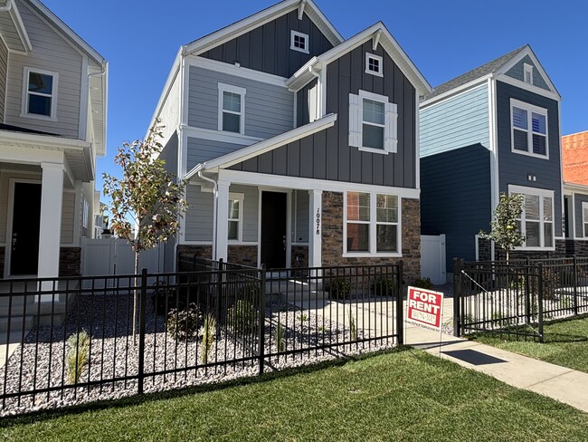 Building Photo - 10078 Loblobby Ln