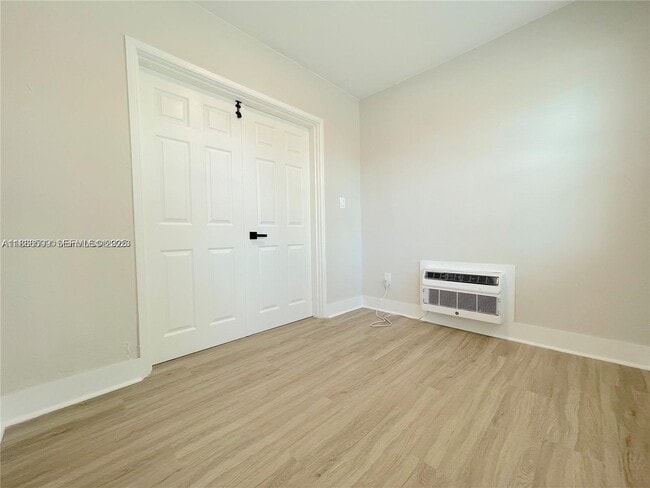 Photo - 1836 Dewey St Unit 1-6