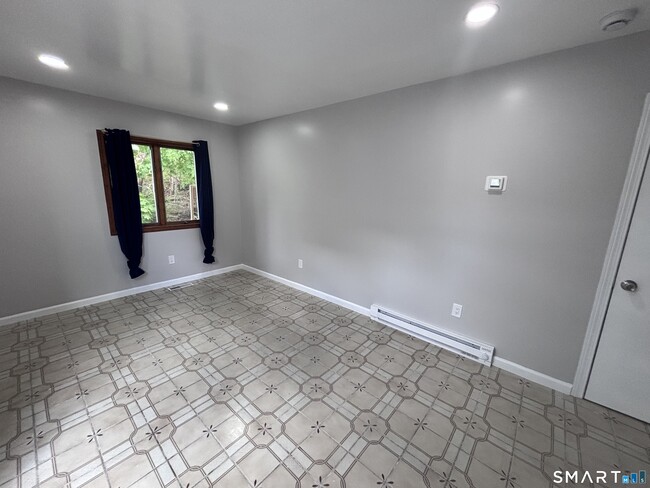 Photo - 409 Oak Ave