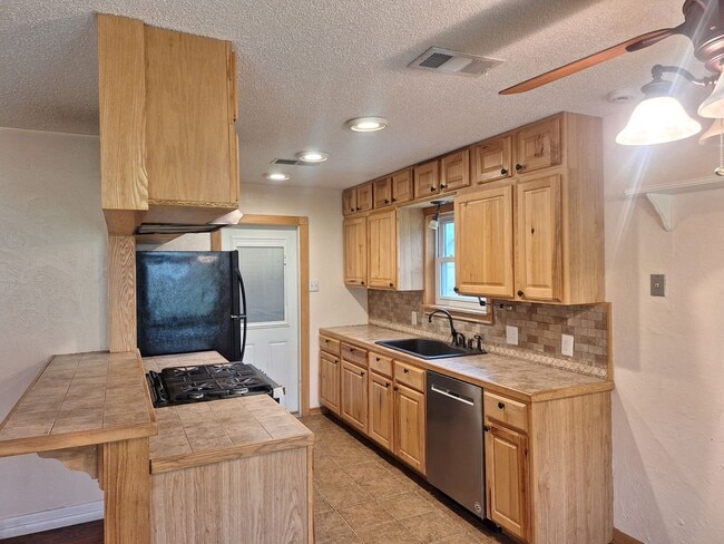 Photo - 3BR/2BA Home with Private Yard in Crowley